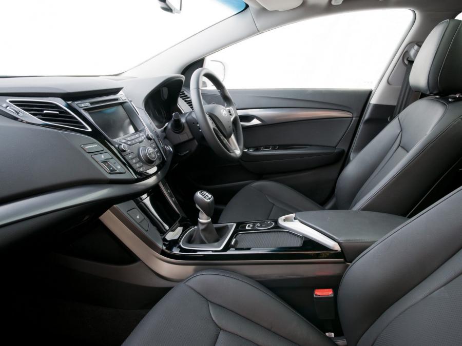  Hyundai i40 Station Wagon CRDi 2011 года  (UK) (фото 125 из 146)